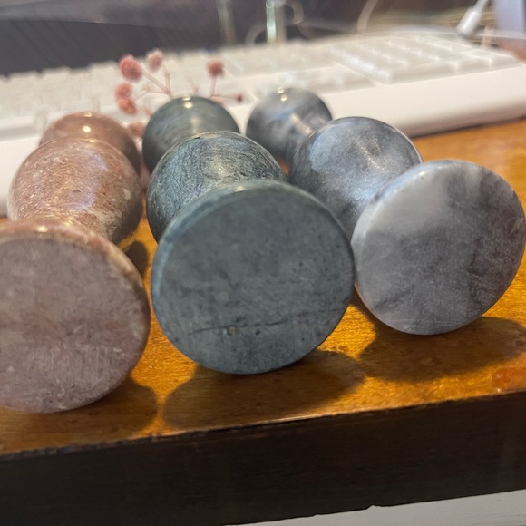 Slim marble mini vases - Picture 3 of 7